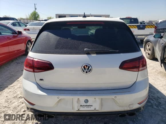 ✅ 2019 Volkswagen Golf R • VIN: WVWWA7AU3KW159967 • Lot: 48267074. Wystawiony na Copart z przebiegiem 52 406 mil. Bezpłatny archiwum sprzedaży aukcyjnych z USA i szczegółowy raport historii pojazdu na DreamBid. Zdjęcie 6.
