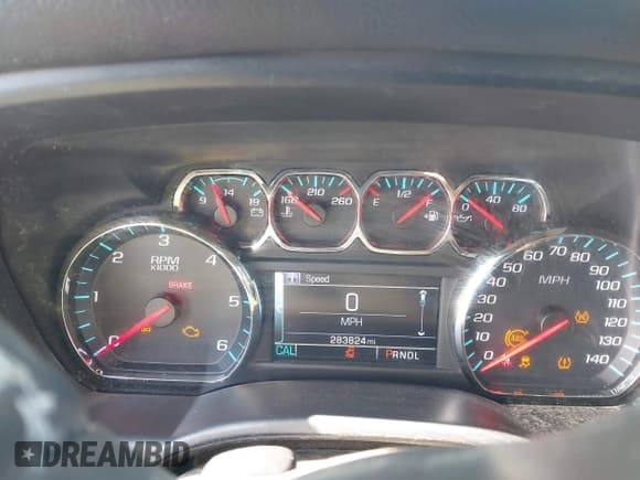 ✅ 2018 Chevrolet Silverado 1500 LTZ • VIN: 3GCUKSEC7JG524947 • Lot: 43211248. Wystawiony na IAAI z przebiegiem 283 824 mil. Bezpłatny archiwum sprzedaży aukcyjnych z USA i szczegółowy raport historii pojazdu na DreamBid. Zdjęcie 7.