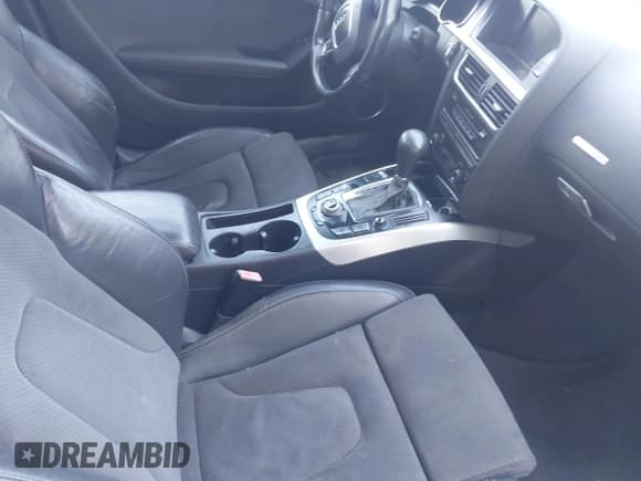 ✅ 2009 Audi A5 • VIN: WAUDK78TX9A032851 • Lot: 42740372. Listed on IAAI with 170,457 mi. Free auction sales archive from the USA and detailed vehicle history report at DreamBid. Image 5.