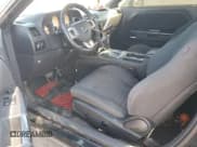 ✅ 2012 Dodge Challenger SXT • VIN: 2C3CDYAG6CH186286 • Lot: 75827294. Wystawiony na Copart z przebiegiem 170 569 mil. Bezpłatny archiwum sprzedaży aukcyjnych z USA i szczegółowy raport historii pojazdu na DreamBid. Zdjęcie 8.