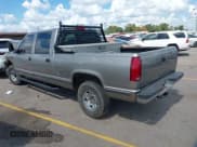 ✅ 1999 Chevrolet Silverado 2500 • VIN: 1GCGC23R0XF038900 • Lot: 43395745. Wystawiony na IAAI z przebiegiem 339 421 mil. Bezpłatny archiwum sprzedaży aukcyjnych z USA i szczegółowy raport historii pojazdu na DreamBid. Zdjęcie 3.