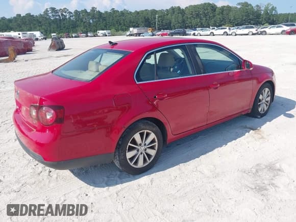 ✅ 2008 Volkswagen Jetta SE • VIN: 3VWRZ71K28M005034 • Lot: 42615440. Wystawiony na IAAI z przebiegiem 147 620 mil. Bezpłatny archiwum sprzedaży aukcyjnych z USA i szczegółowy raport historii pojazdu na DreamBid. Zdjęcie 4.