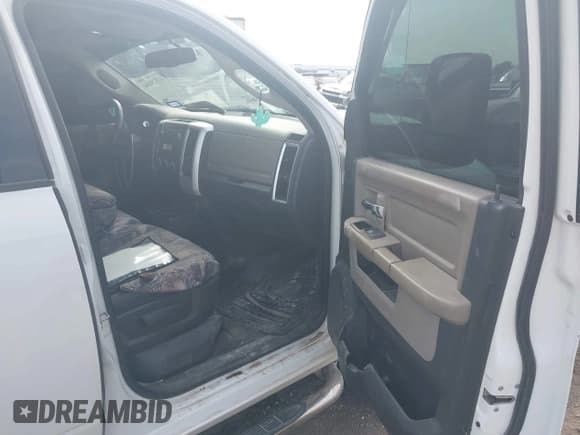 ✅ 2010 Dodge RAM • VIN: 3D7TP2HLXAG130647 • Lot: 43524164. Listed on IAAI with 438,782 mi. Free auction sales archive from the USA and detailed vehicle history report at DreamBid. Image 5.