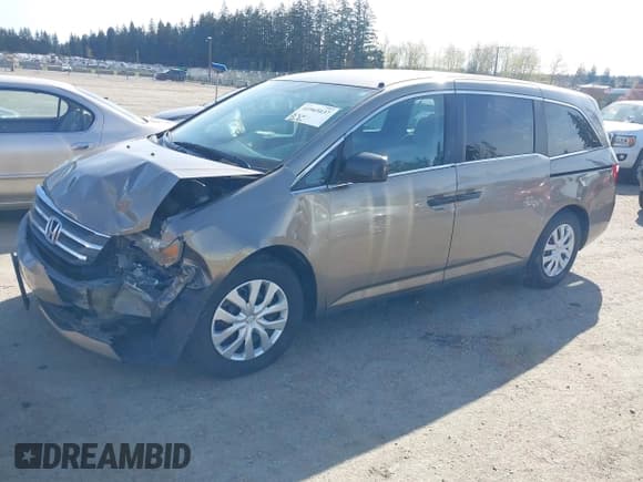✅ 2013 Honda Odyssey LX • VIN: 5FNRL5H29DB055166 • Lot: 41965037. Listed on IAAI with 122,470 mi. Free auction sales archive from the USA and detailed vehicle history report at DreamBid. Image 17.