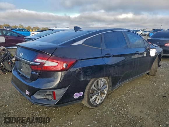 ✅ 2018 Honda Clarity • VIN: JHMZC5F11JC012250 • Лот: 93790105. Опубликован ранее на Copart с пробегом 68 370 миль. Бесплатный доступ к архиву аукционных продаж из США и подробный отчёт об истории автомобиля на DreamBid. Изображение 3.