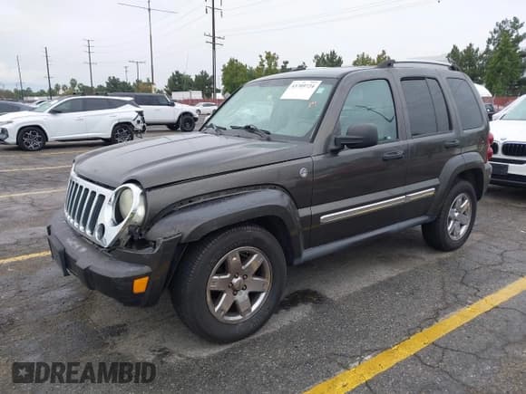 ✅ 2006 Jeep Liberty Limited • VIN: 1J4GL58K16W258391 • Lot: 43709724. Wystawiony na IAAI z przebiegiem 93 661 mil. Bezpłatny archiwum sprzedaży aukcyjnych z USA i szczegółowy raport historii pojazdu na DreamBid. Zdjęcie 17.