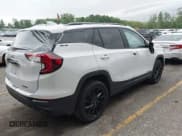 ✅ 2023 GMC Terrain SLE • VIN: 3GKALTEG1PL166984 • Lot: 42427302. Wystawiony na IAAI z przebiegiem 16 558 mil. Bezpłatny archiwum sprzedaży aukcyjnych z USA i szczegółowy raport historii pojazdu na DreamBid. Zdjęcie 4.