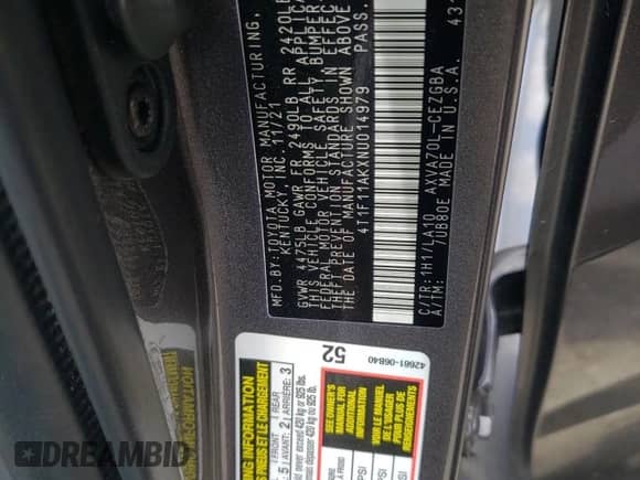 2022 Toyota Camry XLE z VIN 4T1F11AKXNU014979, wystawiony jako Copart lot #56187185 z przebiegiem 78 447 mil mil oraz Szkoda całkowita • Salvage title. Historia ofert i sprzedaży dostępna na DreamBid. Obrazek 13.