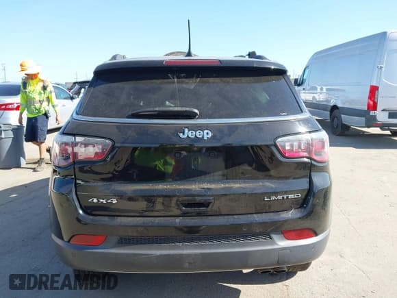 ✅ 2019 Jeep Compass Limited • VIN: 3C4NJDCB6KT653901 • Lot: 42338815. Wystawiony na IAAI z przebiegiem 87 909 mil. Bezpłatny archiwum sprzedaży aukcyjnych z USA i szczegółowy raport historii pojazdu na DreamBid. Zdjęcie 17.
