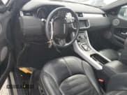 ✅ 2017 Land Rover Range Rover Evoque HSE Dynamic • VIN: SALVD5BG9HH199962 • Lot: 74189674. Wystawiony na Copart z przebiegiem Nie podano. Bezpłatny archiwum sprzedaży aukcyjnych z USA i szczegółowy raport historii pojazdu na DreamBid. Zdjęcie 8.