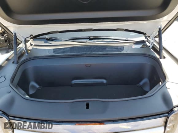 ✅ 2024 Rivian R1S Adventure • VIN: 7PDSGABA7RN040780 • Lot: 63705184. Wystawiony na Copart z przebiegiem 1 053 mil. Bezpłatny archiwum sprzedaży aukcyjnych z USA i szczegółowy raport historii pojazdu na DreamBid. Zdjęcie 14.