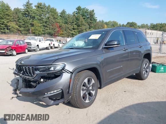 ✅ 2022 Jeep Grand Cherokee • VIN: 1C4RJYB63N8716923 • Lot: 43289093. Listed on IAAI with 74,245 mi. Free auction sales archive from the USA and detailed vehicle history report at DreamBid. Image 18.