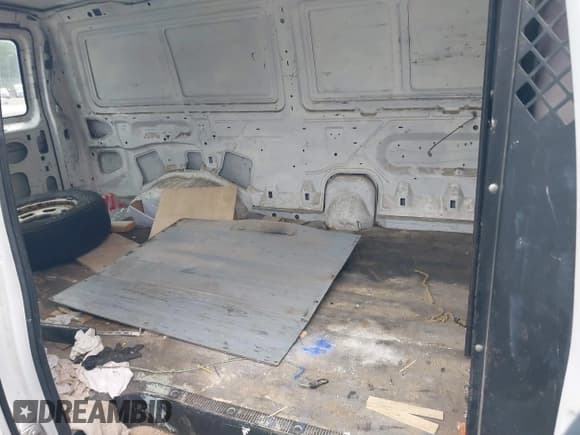 ✅ 2005 Ford Econoline Cargo • VIN: 1FTRE14W45HA28566 • Lot: 42875904. Listed on IAAI with 216,247 mi. Free auction sales archive from the USA and detailed vehicle history report at DreamBid. Image 8.