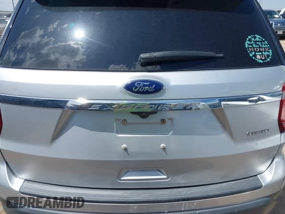 ✅ 2018 Ford Explorer • VIN: 1FM5K7B83JGB99710 • Lot: 42787264. Wystawiony na IAAI z przebiegiem 119 765 mil. Bezpłatny archiwum sprzedaży aukcyjnych z USA i szczegółowy raport historii pojazdu na DreamBid. Zdjęcie 17.