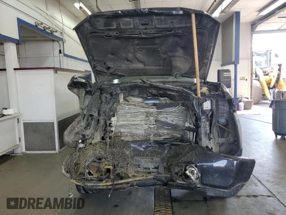 ✅ 2021 Chevrolet Silverado 2500HD LTZ • VIN: 1GC4YPEY0MF170850 • Лот: 70945795. Опубликован ранее на Copart с пробегом Не указан. Бесплатный доступ к архиву аукционных продаж из США и подробный отчёт об истории автомобиля на DreamBid. Изображение 11.