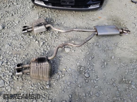 ✅ 2020 Lincoln Aviator Reserve • VIN: 5LM5J7XC5LGL16364 • Lot: 55379583. Wystawiony na Copart z przebiegiem 51 217 mil. Bezpłatny archiwum sprzedaży aukcyjnych z USA i szczegółowy raport historii pojazdu na DreamBid. Zdjęcie 13.