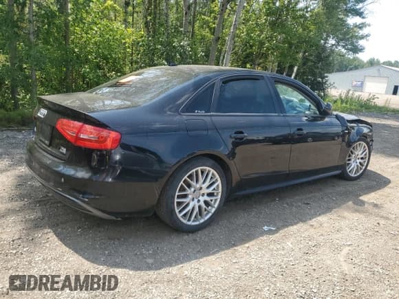 ✅ 2015 Audi A4 Komfort • VIN: WAUBFCFL1FN024617 • Lot: 66335125. Wystawiony na Copart z przebiegiem Nie podano. Bezpłatny archiwum sprzedaży aukcyjnych z USA i szczegółowy raport historii pojazdu na DreamBid. Zdjęcie 3.