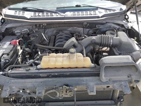 ✅ 2015 Ford F-150 XLT • VIN: 1FTEW1EF8FFC27966 • Lot: 42104000. Wystawiony na IAAI z przebiegiem 89 359 mil. Bezpłatny archiwum sprzedaży aukcyjnych z USA i szczegółowy raport historii pojazdu na DreamBid. Zdjęcie 10.