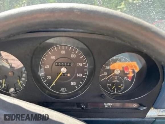 ✅ 1975 Mercedes-Benz SL • VIN: 10704412027415 • Lot: 73979784. Listed on Copart with 105,242 mi. Free auction sales archive from the USA and detailed vehicle history report at DreamBid. Image 8.