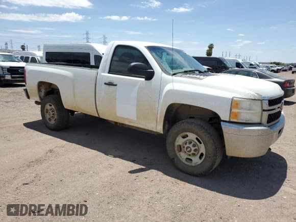 ✅ 2014 Chevrolet Silverado 2500HD Work Truck • VIN: 1GC0CVCG4EF163784 • Lot: 63701325. Wystawiony na Copart z przebiegiem 229 957 mil. Bezpłatny archiwum sprzedaży aukcyjnych z USA i szczegółowy raport historii pojazdu na DreamBid. Zdjęcie 4.