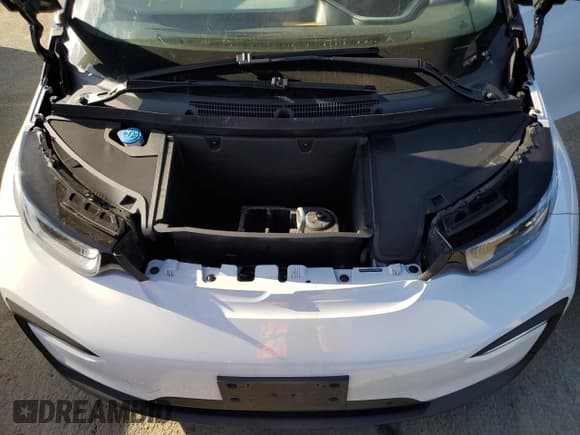 ✅ 2019 BMW i3 • VIN: WBY8P2C59K7D28840 • Lot: 89200085. Wystawiony na Copart z przebiegiem 48 894 mil. Bezpłatny archiwum sprzedaży aukcyjnych z USA i szczegółowy raport historii pojazdu na DreamBid. Zdjęcie 11.