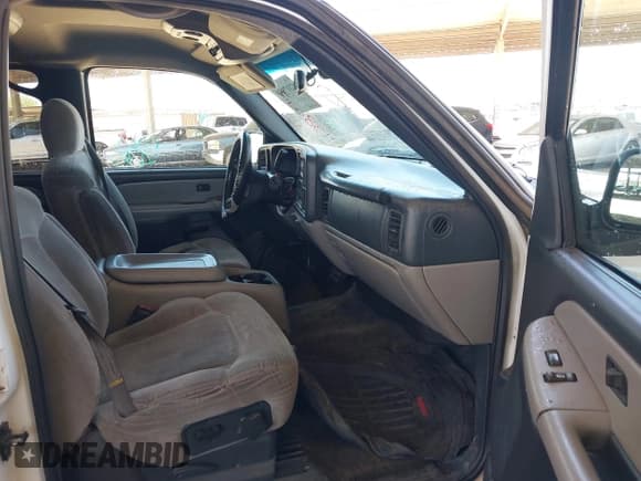 ✅ 2001 Chevrolet Suburban LS • VIN: 3GNEC16T01G138002 • Лот: 42317851. Опубликован ранее на IAAI с пробегом 226 769 миль. Бесплатный доступ к архиву аукционных продаж из США и подробный отчёт об истории автомобиля на DreamBid. Изображение 5.