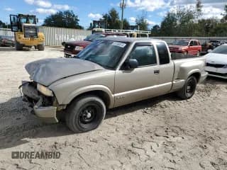 ✅ 2000 Chevrolet S-10 LS • VIN: 1GCCS1954Y8305977 • Лот: 81788574. Опубликован ранее на Copart с пробегом 181 498 миль. Бесплатный доступ к архиву аукционных продаж из США и подробный отчёт об истории автомобиля на DreamBid. Изображение 1.