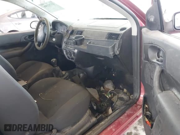 ✅ 2005 Ford Focus S • VIN: 3FAFP31NX5R102792 • Lot: 43792506. Listed on IAAI with Not provided. Free auction sales archive from the USA and detailed vehicle history report at DreamBid. Image 5.
