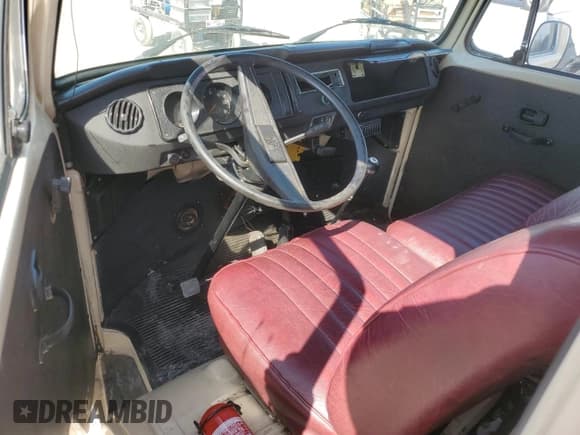 ✅ 1994 Volkswagen EuroVan • VIN: 9BWZZZ23ZPP027489 • Лот: 45354835. Опубликован ранее на Copart с пробегом 32 453 миль. Бесплатный доступ к архиву аукционных продаж из США и подробный отчёт об истории автомобиля на DreamBid. Изображение 8.