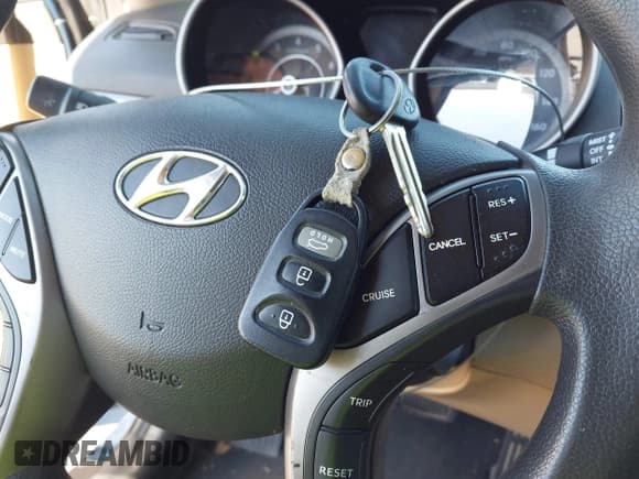 ✅ 2013 Hyundai Elantra Limited • VIN: KMHDH4AE6DU951468 • Лот: 43508585. Опубликован ранее на IAAI с пробегом 203 912 миль. Бесплатный доступ к архиву аукционных продаж из США и подробный отчёт об истории автомобиля на DreamBid. Изображение 11.