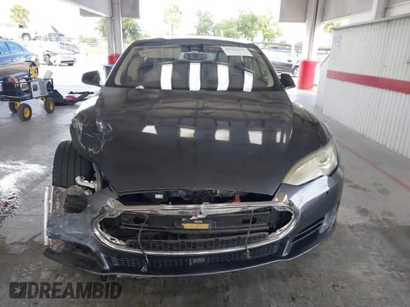 ✅ 2015 Tesla Model S 85 • VIN: 5YJSA1S12FF100404 • Лот: 42769147. Опубликован ранее на IAAI с пробегом 98 700 миль. Бесплатный доступ к архиву аукционных продаж из США и подробный отчёт об истории автомобиля на DreamBid. Изображение 12.