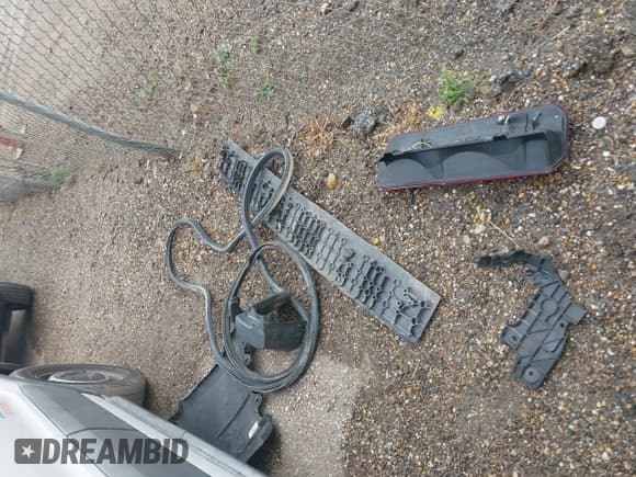 ✅ 2015 Ford Transit Cargo • VIN: 1FTNE1YM6FKA84830 • Лот: 41635007. Опубликован ранее на IAAI с пробегом 192 886 миль. Бесплатный доступ к архиву аукционных продаж из США и подробный отчёт об истории автомобиля на DreamBid. Изображение 12.