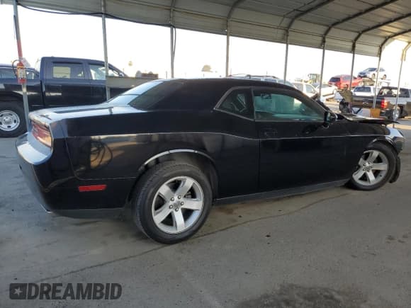 ✅ 2012 Dodge Challenger SXT • VIN: 2C3CDYAG7CH162191 • Lot: 46945085. Wystawiony na Copart z przebiegiem 124 439 mil. Bezpłatny archiwum sprzedaży aukcyjnych z USA i szczegółowy raport historii pojazdu na DreamBid. Zdjęcie 3.