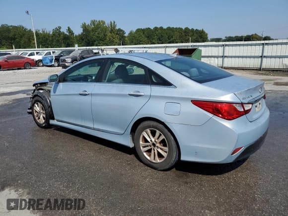 ✅ 2014 Hyundai Sonata GLS • VIN: 5NPEB4AC7EH869043 • Lot: 80655975. Listed on Copart with 200,702 mi. Free auction sales archive from the USA and detailed vehicle history report at DreamBid. Image 2.