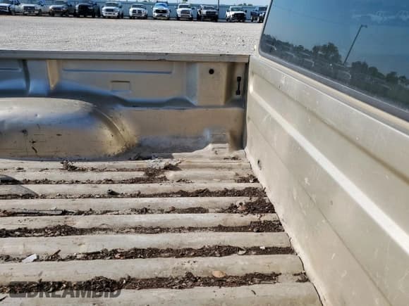 ✅ 2000 Mazda B-Series SX • VIN: 4F4YR12CXYTM07685 • Lot: 84548525. Wystawiony na Copart z przebiegiem 227 721 mil. Bezpłatny archiwum sprzedaży aukcyjnych z USA i szczegółowy raport historii pojazdu na DreamBid. Zdjęcie 10.