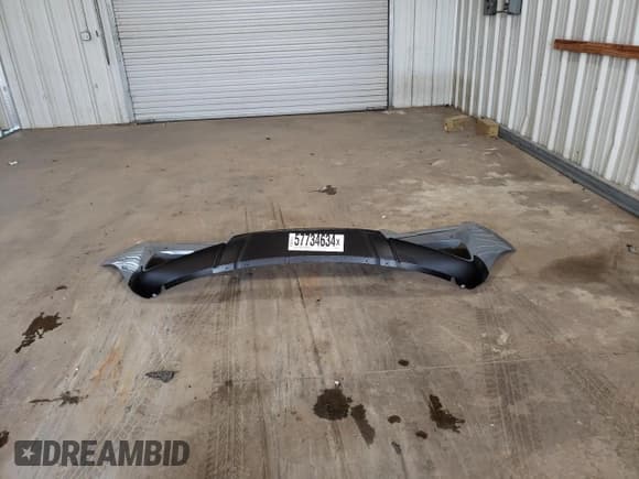 ✅ 2022 Rolls-Royce Cullinan Black Badge • VIN: SLATV8C08NU209969 • Lot: 57734634. Wystawiony na Copart z przebiegiem Nie podano. Bezpłatny archiwum sprzedaży aukcyjnych z USA i szczegółowy raport historii pojazdu na DreamBid. Zdjęcie 5.