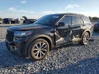 ✅ 2025 Ford Explorer ST-Line • VIN: 1FMUK7KH8SGB89462 • Lot: 89850155. Wystawiony na Copart z przebiegiem 2 966 mil. Bezpłatny archiwum sprzedaży aukcyjnych z USA i szczegółowy raport historii pojazdu na DreamBid. Zdjęcie 1.