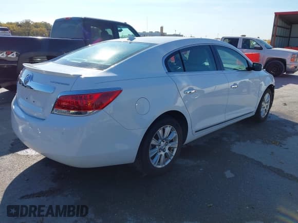 ✅ 2013 Buick LaCrosse Leather • VIN: 1G4GC5ER0DF327944 • Lot: 43626737. Wystawiony na IAAI z przebiegiem 54 691 mil. Bezpłatny archiwum sprzedaży aukcyjnych z USA i szczegółowy raport historii pojazdu na DreamBid. Zdjęcie 4.
