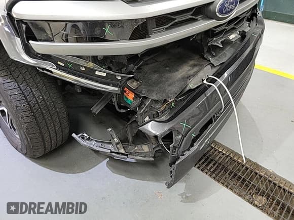 ✅ 2024 Ford Expedition XLT • VIN: 1FMJU1J8XREA36857 • Lot: 43830908. Listed on IAAI with 48,186 mi. Free auction sales archive from the USA and detailed vehicle history report at DreamBid. Image 40.