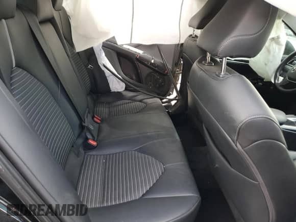 2019 Toyota Camry LE z VIN 4T1B11HK6KU820267, wystawiony jako Copart lot #80095685 z przebiegiem Nie podano mil oraz Szkoda całkowita • Salvage title. Historia ofert i sprzedaży dostępna na DreamBid. Obrazek 10.