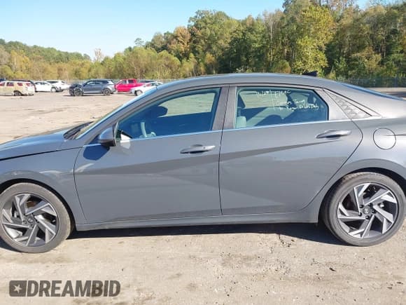 ✅ 2025 Hyundai Elantra SEL Convenience • VIN: KMHLS4DG0SU951487 • Лот: 43623170. Опубликован ранее на IAAI с пробегом 19 172 миль. Бесплатный доступ к архиву аукционных продаж из США и подробный отчёт об истории автомобиля на DreamBid. Изображение 14.