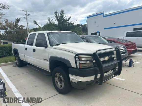 2006 Chevrolet Silverado 2500HD LT2 with VIN 1GCHK23UX6F266624, listed as a Copart auction lot 91684795 with 392,283 mi miles and Clean title. Bid and sale history available at DreamBid. Image 1.