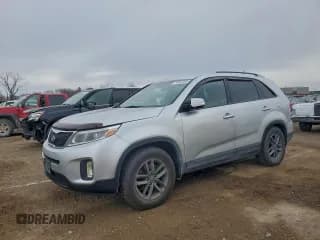 ✅ 2014 Kia Sorento LX • VIN: 5XYKTCA63EG473414 • Lot: 94063405. Wystawiony na Copart z przebiegiem 96 252 mil. Bezpłatny archiwum sprzedaży aukcyjnych z USA i szczegółowy raport historii pojazdu na DreamBid. Zdjęcie 1.