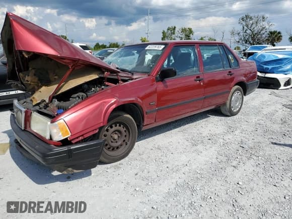 ✅ 1995 Volvo 900 • VIN: YV1JS8316S1207923 • Lot: 62229765. Wystawiony na Copart z przebiegiem 92 753 mil. Bezpłatny archiwum sprzedaży aukcyjnych z USA i szczegółowy raport historii pojazdu na DreamBid. Zdjęcie 1.