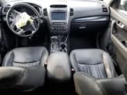 ✅ 2015 Kia Sorento SX Limited • VIN: 5XYKWDA72FG567114 • Лот: 67734645. Опубликован ранее на Copart с пробегом 147 036 миль. Бесплатный доступ к архиву аукционных продаж из США и подробный отчёт об истории автомобиля на DreamBid. Изображение 8.