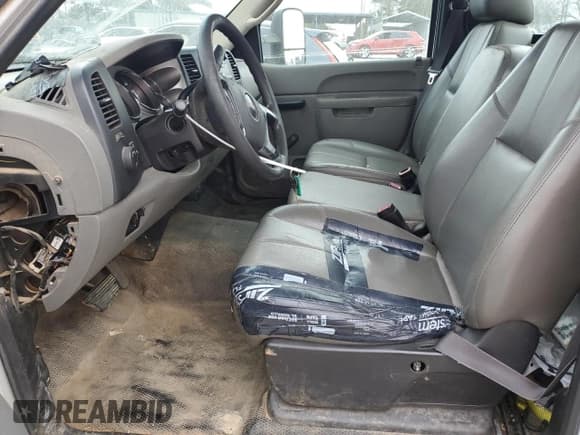 ✅ 2014 GMC Sierra 1500 • VIN: 1GT01ZC88EF185972 • Лот: 44773564. Опубликован ранее на Copart с пробегом 369 968 миль. Бесплатный доступ к архиву аукционных продаж из США и подробный отчёт об истории автомобиля на DreamBid. Изображение 7.