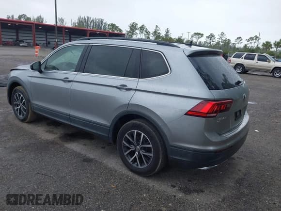 ✅ 2019 Volkswagen Tiguan SE • VIN: 3VV3B7AX7KM194376 • Lot: 42183541. Wystawiony na IAAI z przebiegiem 79 607 mil. Bezpłatny archiwum sprzedaży aukcyjnych z USA i szczegółowy raport historii pojazdu na DreamBid. Zdjęcie 3.