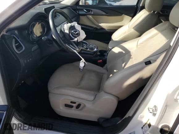 ✅ 2019 Mazda CX-9 Touring • VIN: JM3TCBCYXK0311818 • Lot: 86184855. Wystawiony na Copart z przebiegiem 66 303 mil. Bezpłatny archiwum sprzedaży aukcyjnych z USA i szczegółowy raport historii pojazdu na DreamBid. Zdjęcie 7.