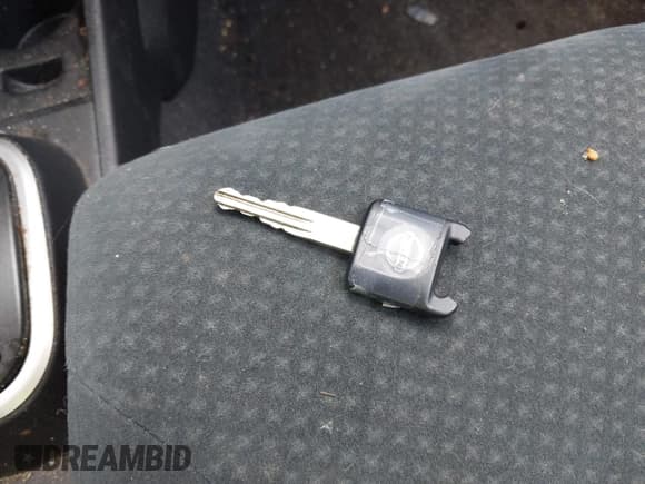 ✅ 2010 Nissan Versa S • VIN: 3N1BC1CP8AL371753 • Lot: 43372741. Listed on IAAI with 128,000 mi. Free auction sales archive from the USA and detailed vehicle history report at DreamBid. Image 11.