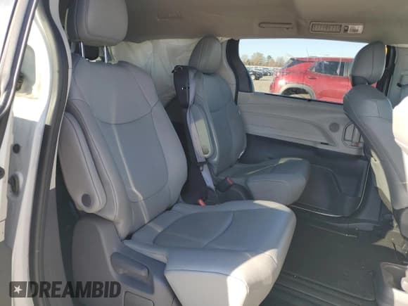 ✅ 2021 Toyota Sienna XLE • VIN: 5TDJRKEC3MS060902 • Лот: 92649565. Опубликован ранее на Copart с пробегом 67 498 миль. Бесплатный доступ к архиву аукционных продаж из США и подробный отчёт об истории автомобиля на DreamBid. Изображение 11.